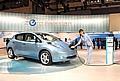 Nissan Leaf auf der Tokio Motor Show. Das Betanken eines E-Fahrzeugs wird demnächst zuerst in Japan ein nicht ungewöhnliches Bild sein. Foto: unitedpictures/auto-reporter.net